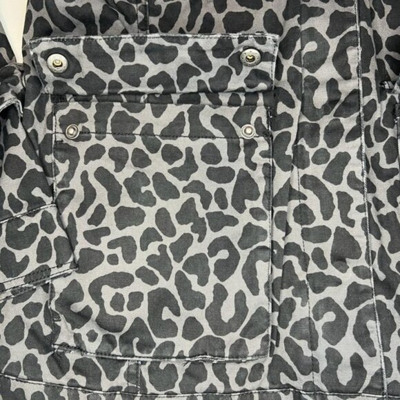 NWT Levi’s Hidden Full Zip & Snap Denim Jacket 4 Snap Pockets Tie Belt SMALL - Picture 9 of 16